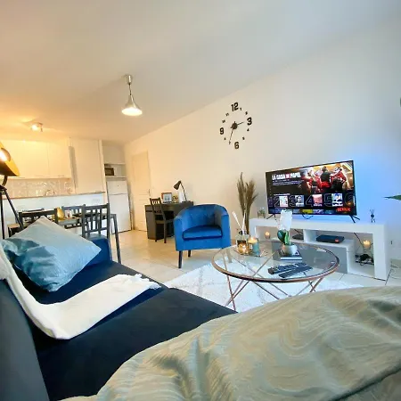 Blue Pearl - Parking - Gare Rer A 5 Min Apartment